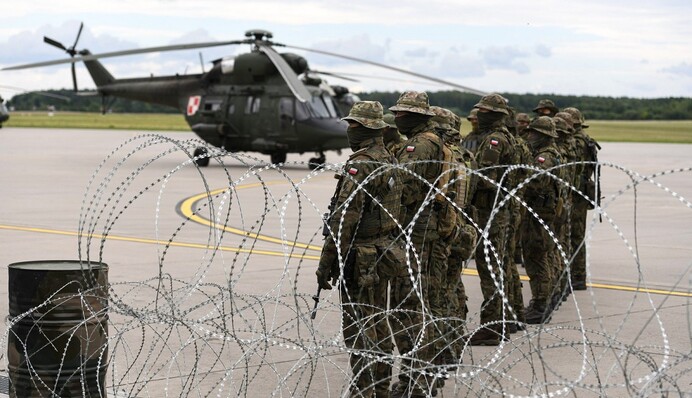 Готовятся к вторжению? Польша перебрасывает технику к границам с Беларусью
