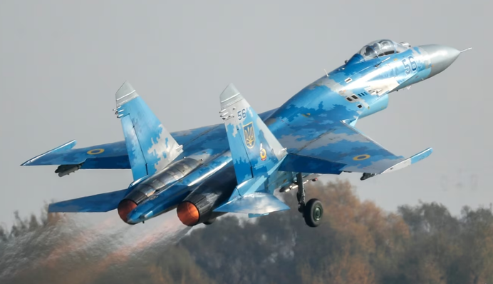 Они держат небо: Залужный показал впечатляющие кадры работы ПВО в день профессионального праздника