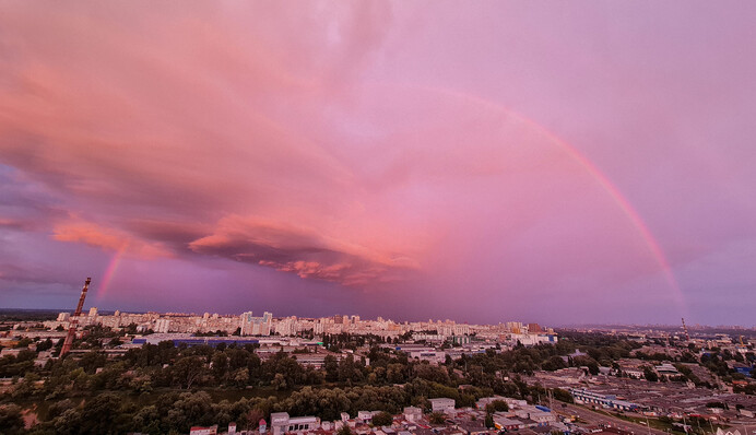 Над Києвом в 
