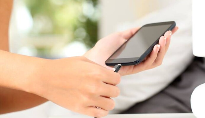 Смартфон не любит жару: что делать, если он перегрелся