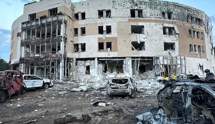 В Запоріжжі пролунали вибухи, є загиблий і багато поранених: фото і відео