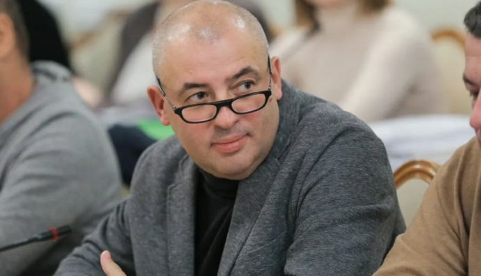 Живе в Маямі і отримує мільйони: член ЦВК придумав, як не повертатися в Україну, фото