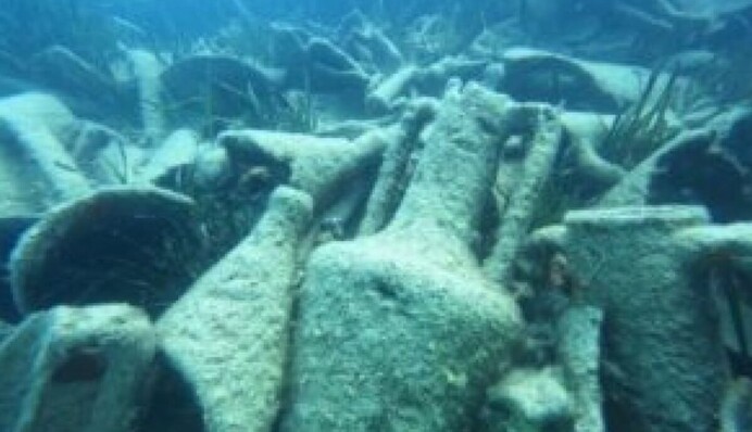 Пролежал на дне 2300 лет: в Египте нашли корабль со множеством артефактов