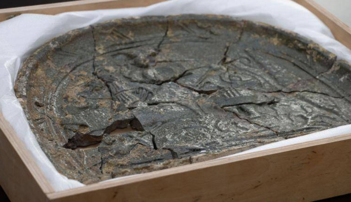 На Волыни нашли самый древний герб города: фото уникального артефакта