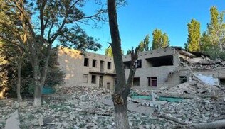 Бомбы попали в детсад и жилые дома: россияне нанесли удары по Херсону, фото