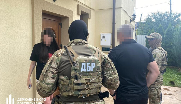 Руководство Ивано-Франковска "отмазало" от мобилизации своих родственников: фото обысков в ТЦК