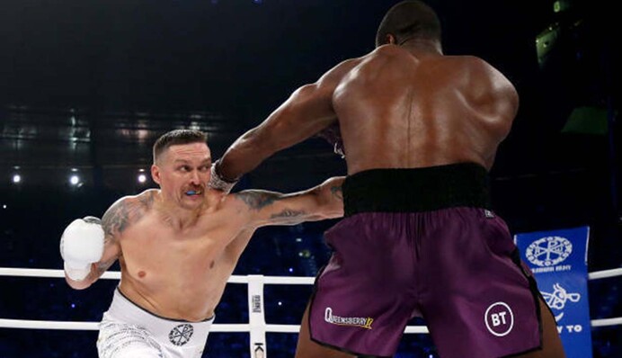 Усик победил "Динамита" нокаутом и ждет "Цыганского короля"