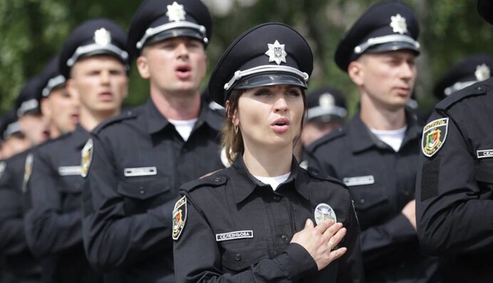 Сравнил женщин-полицейских с проститутками: экс-нардеп попал в громкий скандал