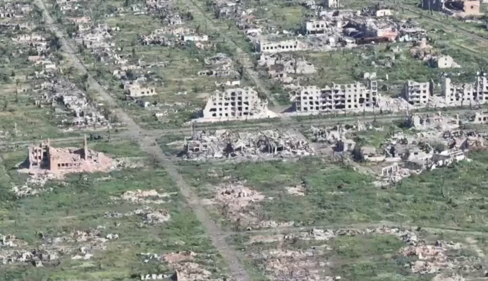 Навіть дерев не залишилось: як виглядає Мар’їнка після приходу 