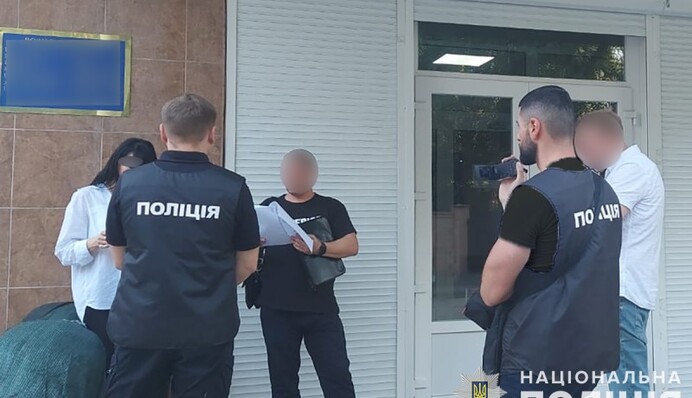 Гроші важливіші за людей: в Запоріжжі викрили військкома-корупціонера, фото