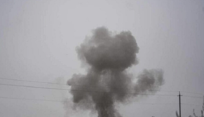 В Мариуполе мощные взрывы: оккупанты подняли авиацию