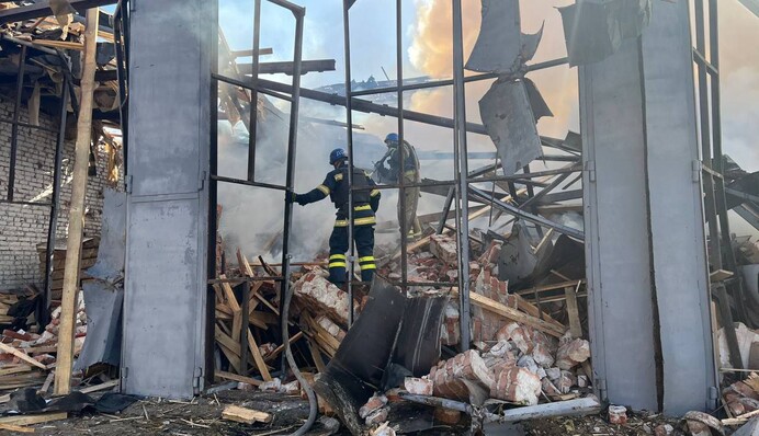 Удар по Кривому Розі: поліція показала відео перших хвилин після обстрілу