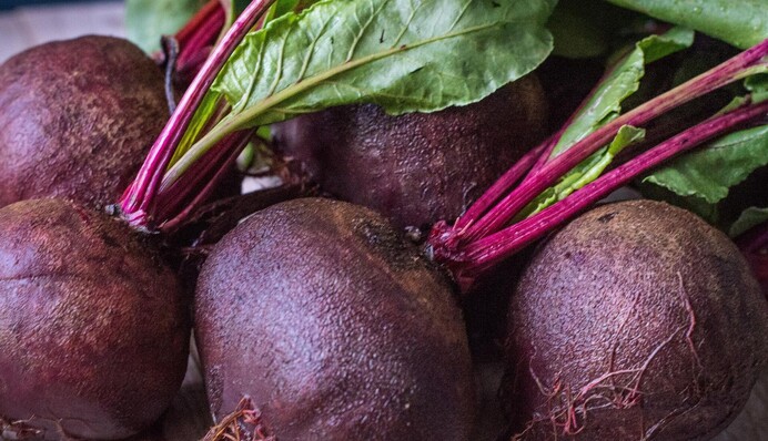 Буде соковитим і солодким до самої весни: як правильно зберігати буряки взимку