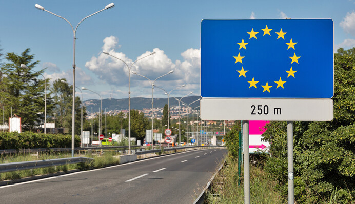 Еще одна страна заявила, что не будет высылать украинцев призывного возраста