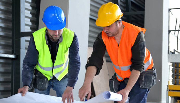 Платят до 2500 грн в день: в Украине подсобным рабочим предлагают прибыльную работу