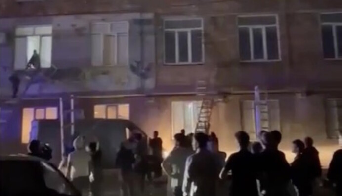 Люди волають про допомогу: в Дагестані стався вибух в багатоповерхівці, відео