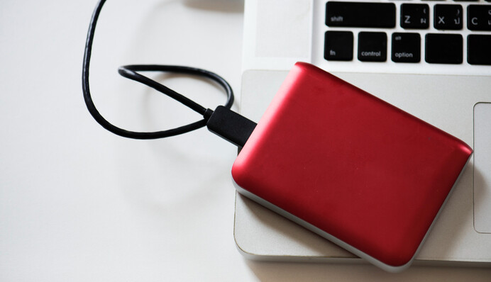 Як вибрати повербанк для ноутбука: топ-10 моделей на випадок блекаутів