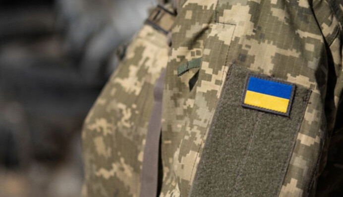 Во Львове работники ТЦК силой скрутили мужчину на улице: видео