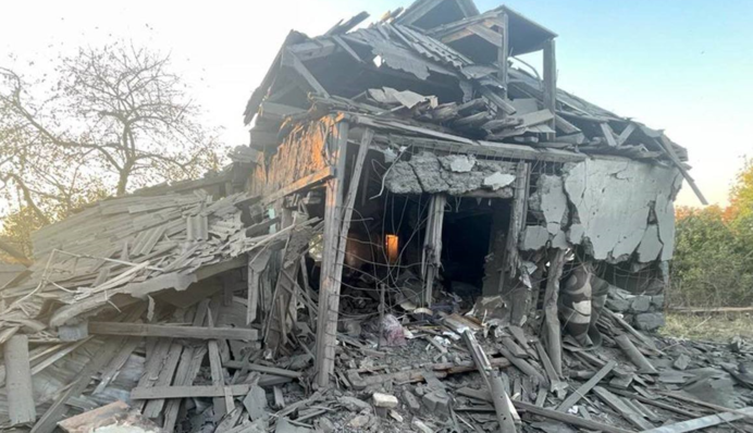 У Торецьку загинули дівчина з хлопцем: фото наслідків російського удару