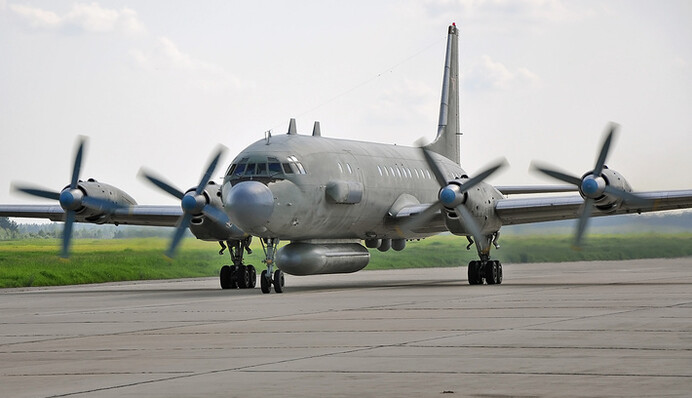 В РФ підірвали три авіасудна на аеродромі, де стоять літаки "судного дня": фото