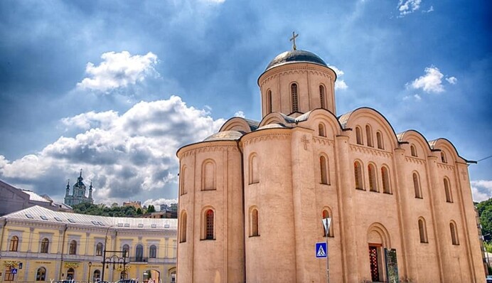 Украшение киевского Подола: как выглядела церковь Пирогоща до и после уничтожения большевиками