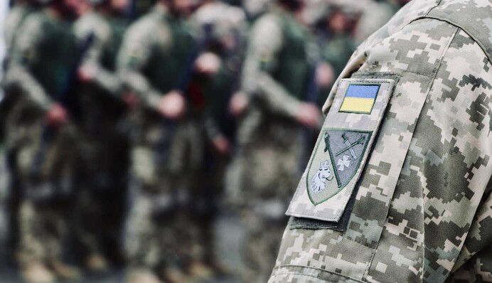 Законно ли забрать в армию сразу двух членов семьи: разъяснение юриста