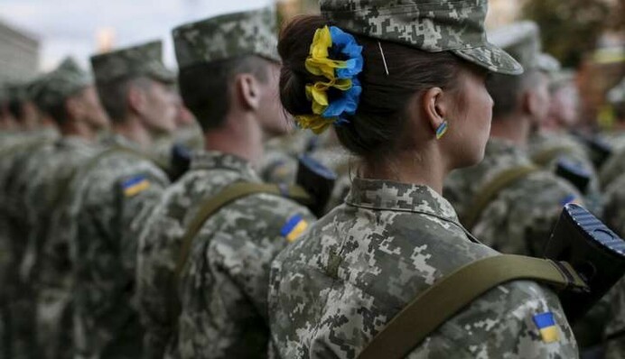 День защитников и защитниц: душевные поздравления и открытки для настоящих Героев