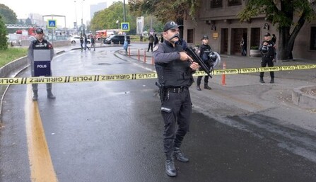 В Турции смертник взорвал себя у здания МВД: момент попал на видео