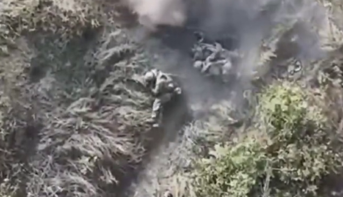 Смерть під Курдюмівкою: в ЗСУ показали скидання снарядів з дронів на російську піхоту