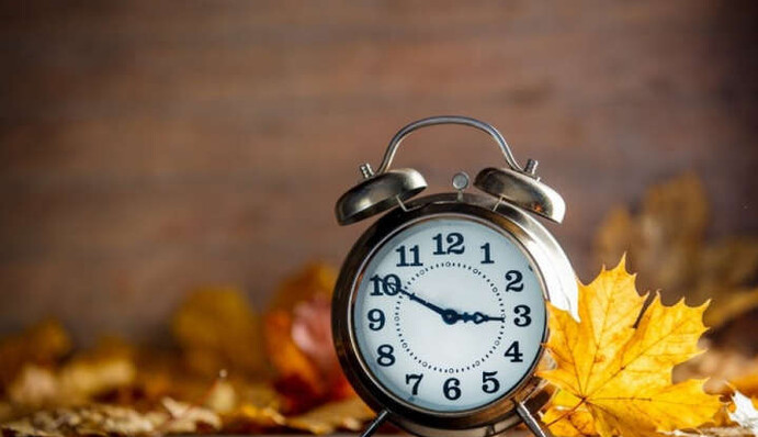 Перехід на зимовий час в Україні: названо точну дату у 2023 році