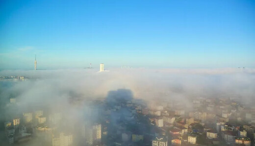 Киев накрыл сильный туман: водителей предупредили об опасности, фото и видео