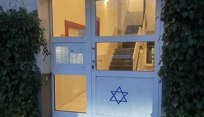 Все, як за часів нацистів: в Німеччині на будинках євреїв почали малювати зірку Давида:  фото