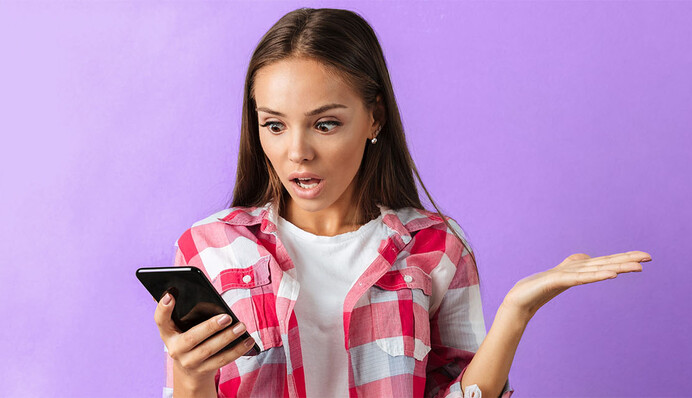 Почему смартфон медленно заряжается: названы вероятные причины