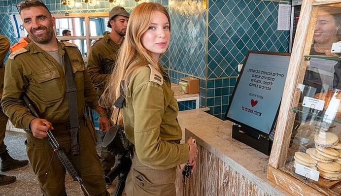 Стюардессы, ветеринарки и менеджеры: фото израильских девушек-военных, готовых сражаться с ХАМАС