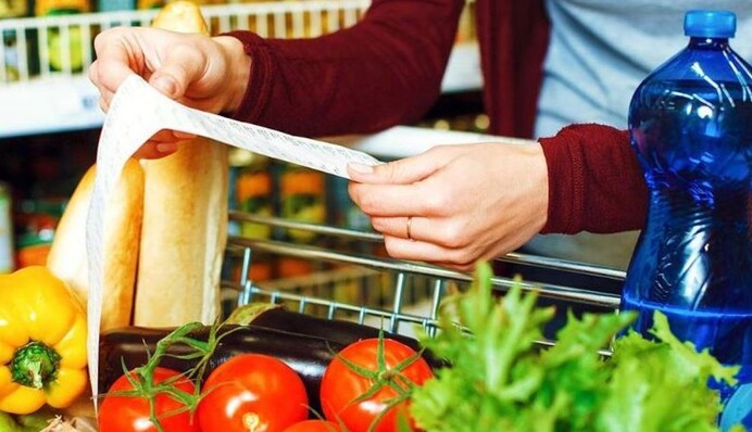 Как сильно изменились цены на базовые продукты в 2023 году: данные инфографики