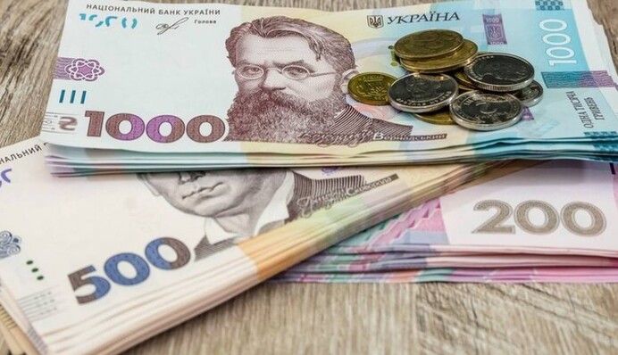 ПриватБанк изменил правила пополнения банковских карт: что нужно знать украинцам