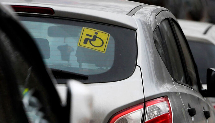 Водійські права в Україні: у МВС розповіли, куди звертатися особам з інвалідністю