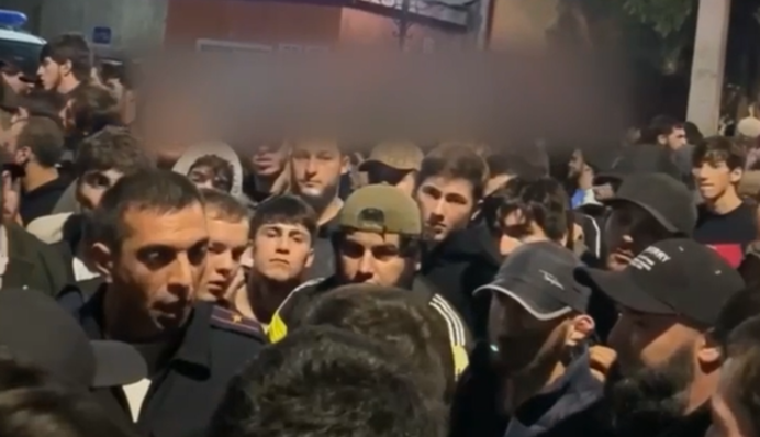 В РФ розгоряються єврейські погроми: на Кавказі вимагають видворення біженців і палять будівлі, фото і відео