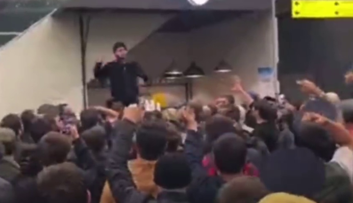 Зупиняють авто у пошуках євреїв: на Кавказі пішли на штурм аеропорту, відео