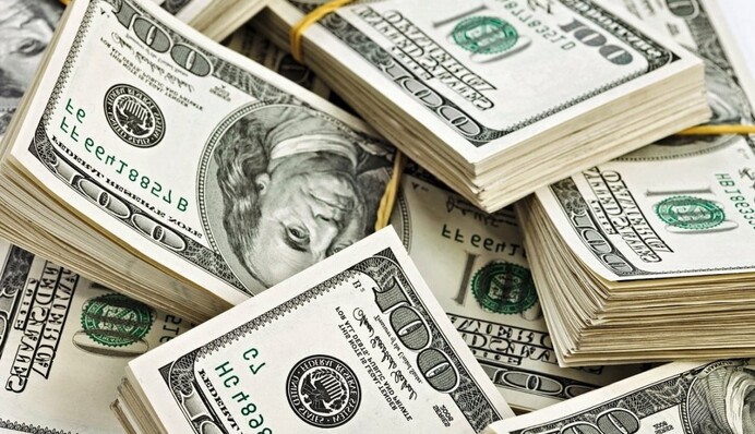 Знають як поводитись з грошима: топ-4 знаки Зодіаку, які вміють економити