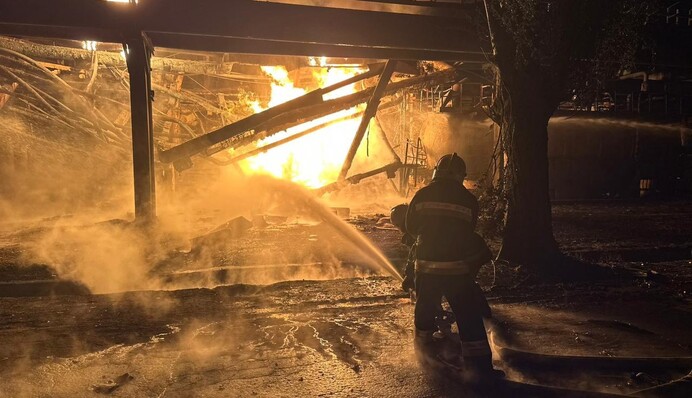 Росіяни кошмарили Україну "шахедами", в Кременчуці є влучання по НПЗ: подробиці