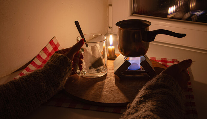 Врачи посоветовали, как снизить тревожность и улучшить психологическое состояние во время блэкаутов