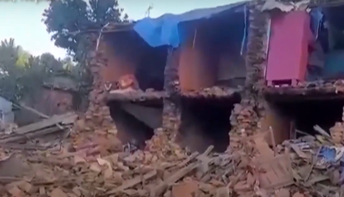 В Непалі через землетрус загинуло дуже багато людей: кадри руйнувань