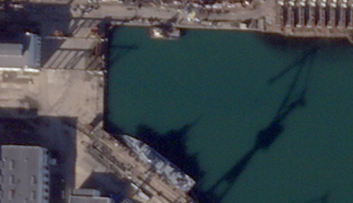"Бавовна" в Керчі: з’явилися супутникові фото ураженого заводу і корабля