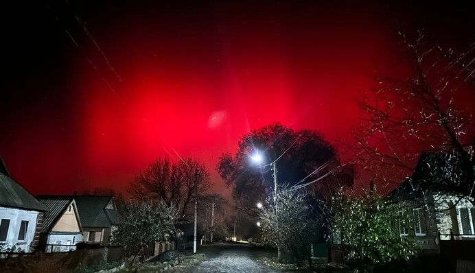 Кровавое полярное сияние над Украиной: ученый объяснил причину редкого явления