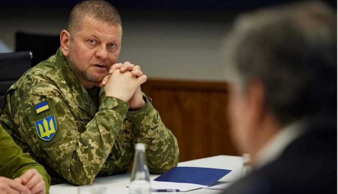 Залужний теж може дізнатися з новин про власне звільнення: чим небезпечні політичні маневри влади