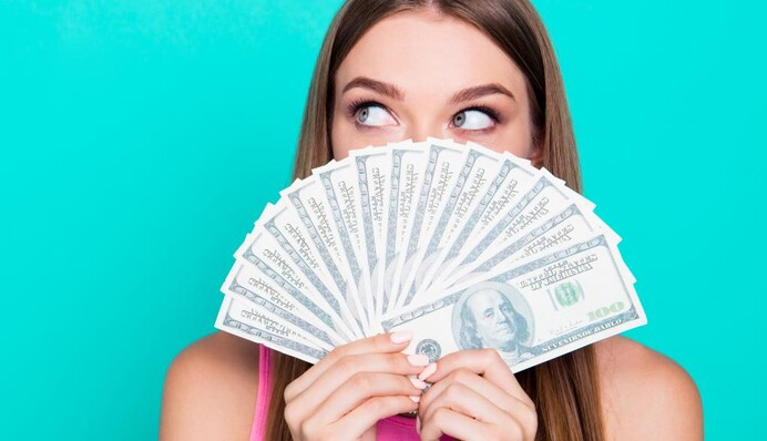 Нова сукня? Забудьте: чоловіки, народжені під цими знаками Зодіаку, найбільші скнари