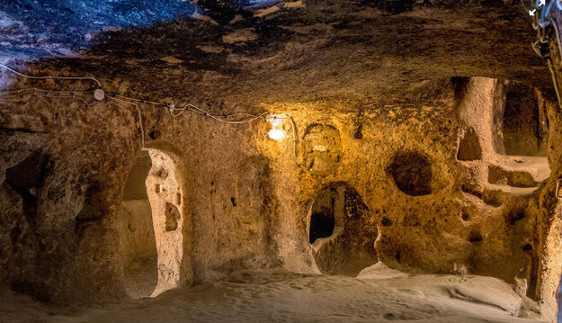 В Турции мужчина случайно обнаружил подземный город под своим домом: фото