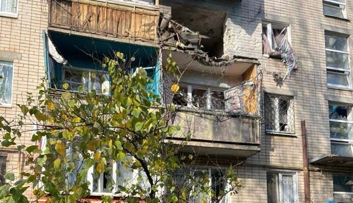 Росія завдала смертельного удару по житловому району в Херсоні: фото і відео