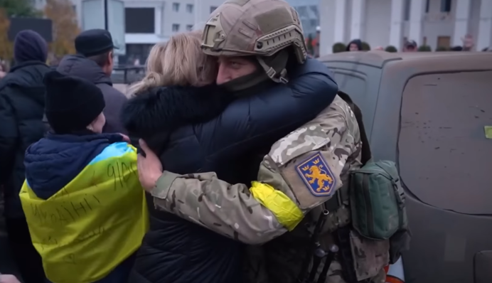 Рік тому ЗСУ звільнили Херсон: Залужний показав щемливі кадри